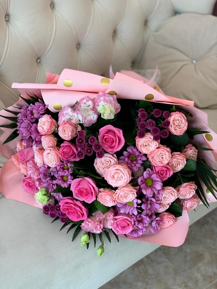 Букет цветов из: Хризантемы, Розы и Лизиантусы в Аркадаке