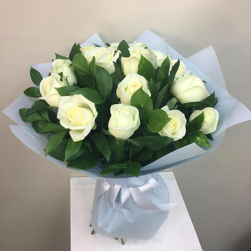 Букет 15 Белых роз Проуд в Аркадаке