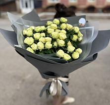 Букет Белые кустовые розы Солинеро в Аркадаке