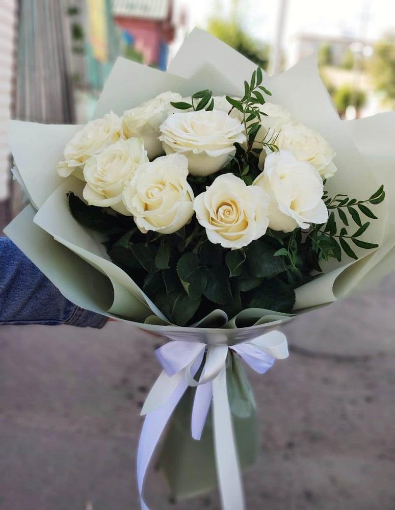 Букет Белые розы Проуд в Аркадаке