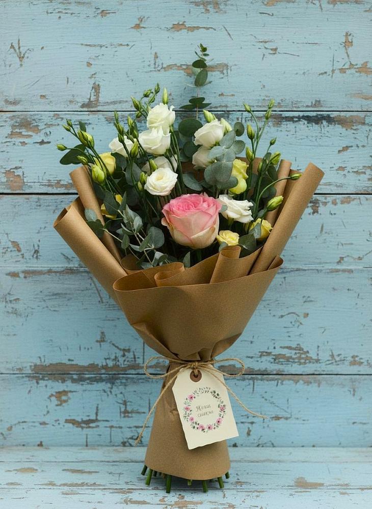 Букет цветов из: Розы и Лизиантусы в Аркадаке