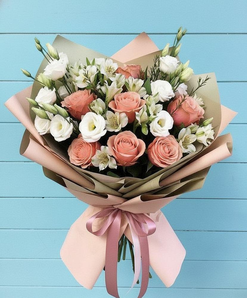 Букет цветов из: Розы, Альстромерии и Лизиантусы в Аркадаке