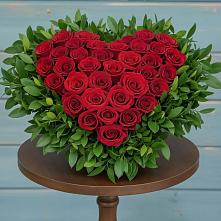 Цветочная композиция из Розы в виде сердца в Аркадаке