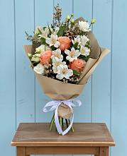 Букет цветов из:  Альстромерии, Лизиантусы, Розы и Хризантемы #REPLACE_PRED# Аркадаке