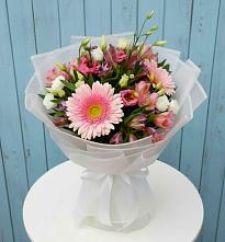 Букет цветов из:  Герберы, Альстромерии и Лизиантусы в Аркадаке