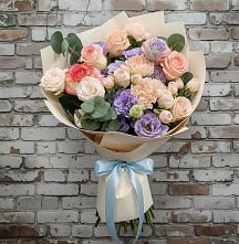 Букет цветов из:  Розы, Лизиантусы и Гвоздики #REPLACE_PRED# Аркадаке