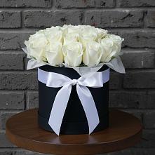 Цветочная композиция из Розы в шляпной коробке в Аркадаке